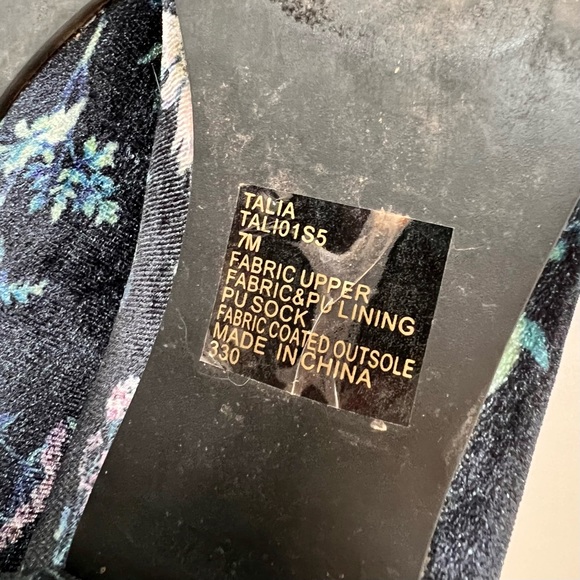 BETSEY JOHNSON Velvet Floral Talia Ankle Booties—SZ. 7 - Picture 8 of 11